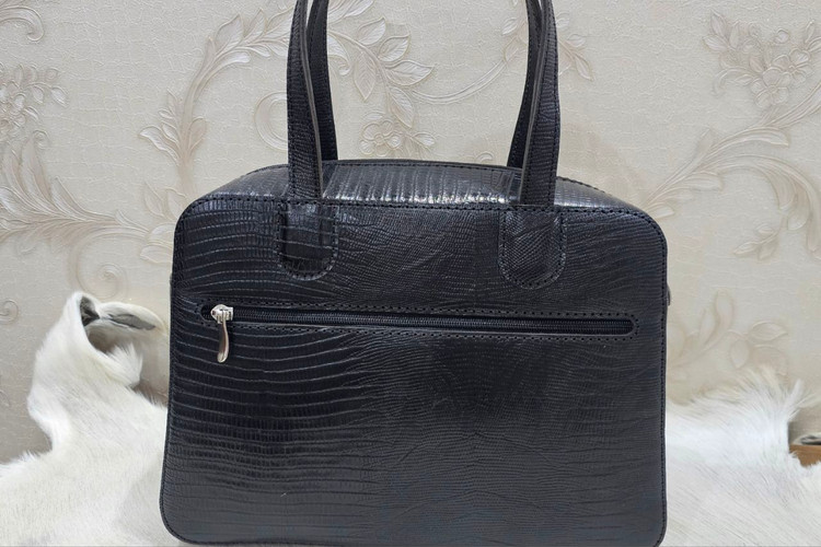 کیف دستی زنانه دوخته شده با چرم گاوی و دستدوز