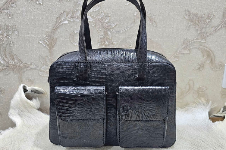 کیف دستی زنانه دوخته شده با چرم گاوی و دستدوز