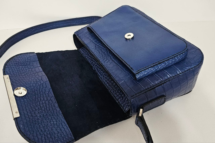 کیف دوشی چرم گاوی و دستدوز