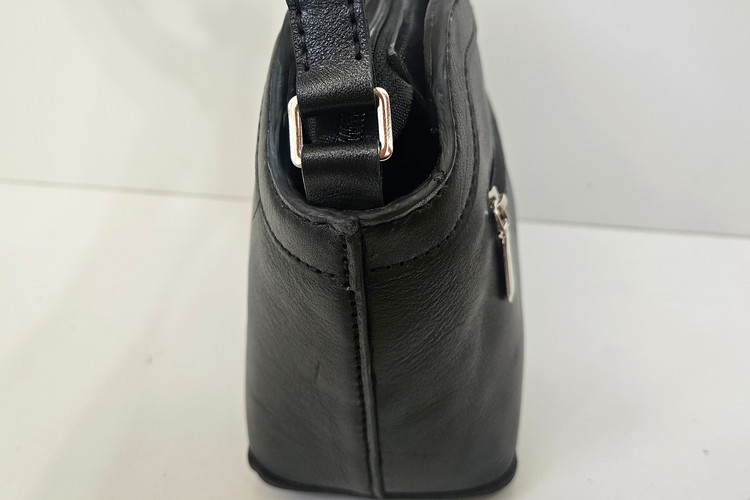 کیف دوشی چرم گاوی و دستدوز