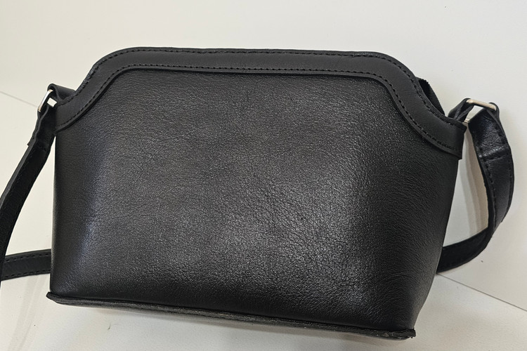 کیف دوشی چرم گاوی و دستدوز