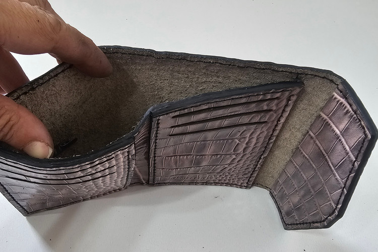 کیف پول زنانه چرم گاوی ورنی و دستدوز