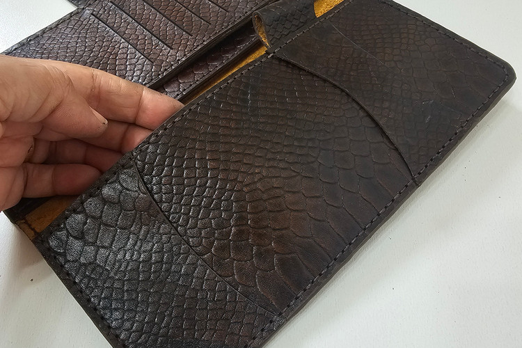 کیف پول و دسته چک چرم گاوی و دستدوز